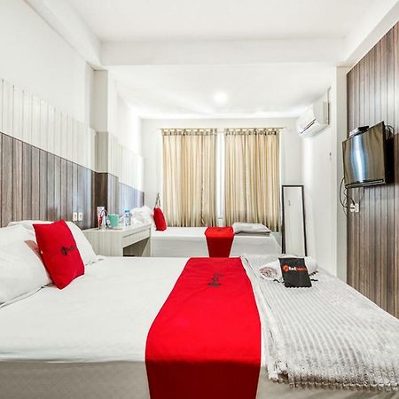 เรดดอร์ซ เนียร์ Untag ซูราบายา Hotel สุราบายา ภายนอก รูปภาพ